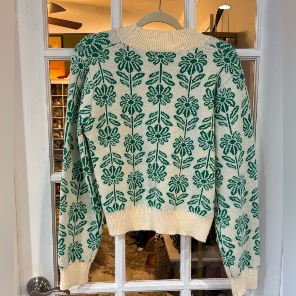 🍃🤍 Cream Crewneck Sweater with Green Floral Jacquard Printed Longsleeve - Picture 2 of 4